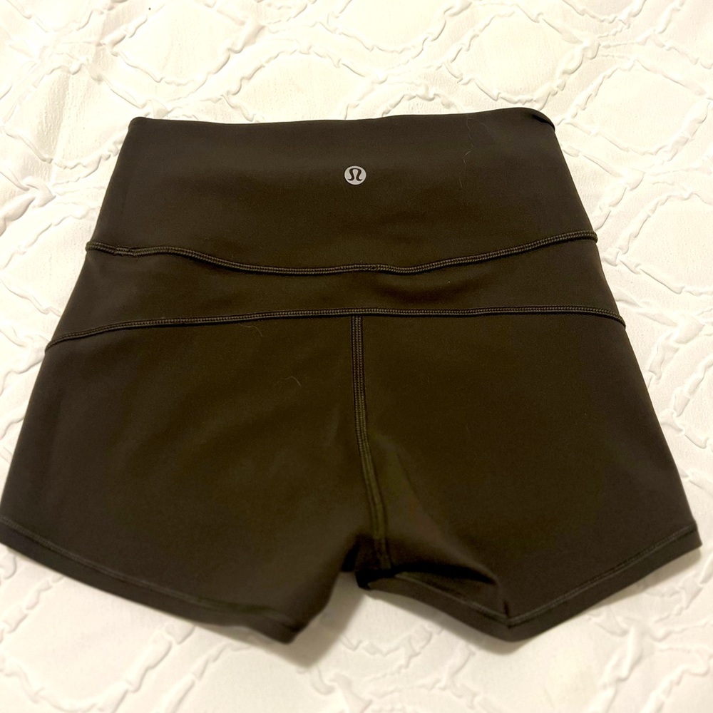Lululemon in movement short size 4